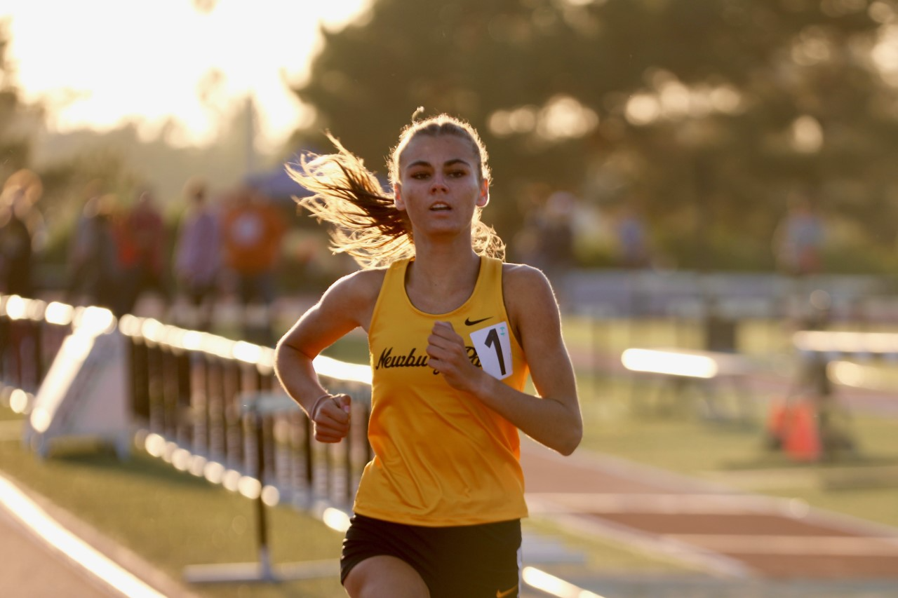 Newbury Park puts on a record-setting show at Meet of Champions Distance Classic