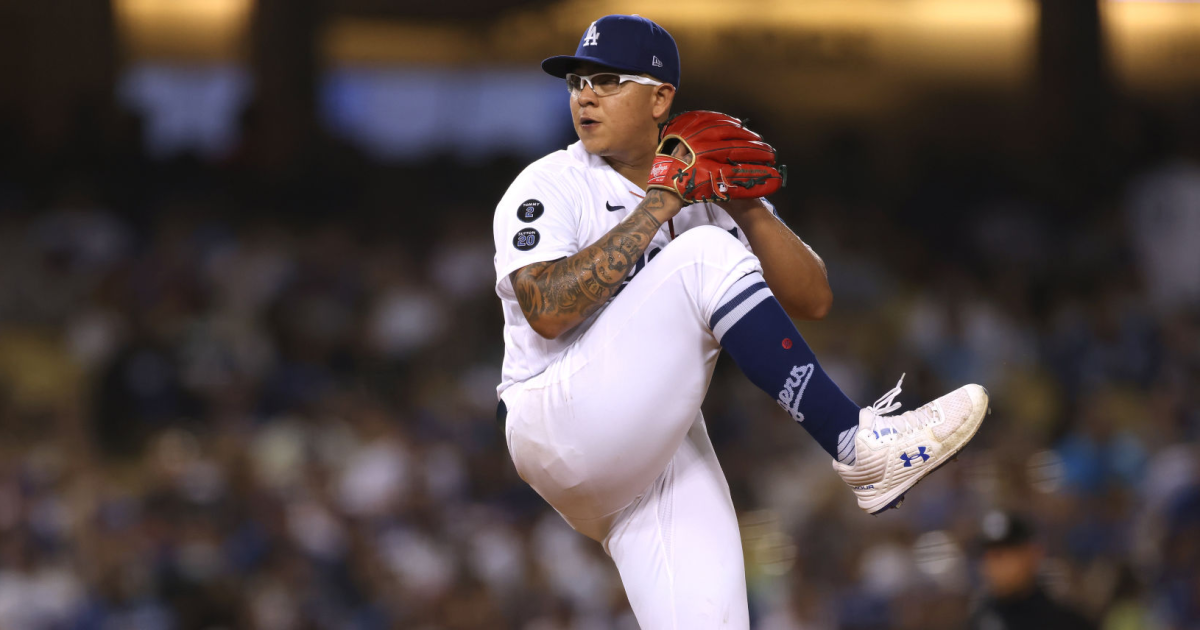 Royals score 5 in first inning off Dodgers' Julio Urías before holding on  for 6-4 win