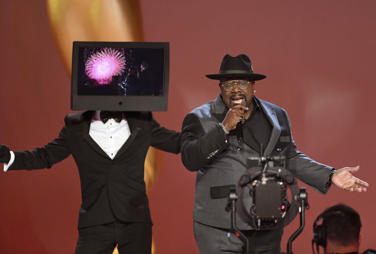 Cedric the Entertainer performs on stage at the 73rd Emmy Awards.
