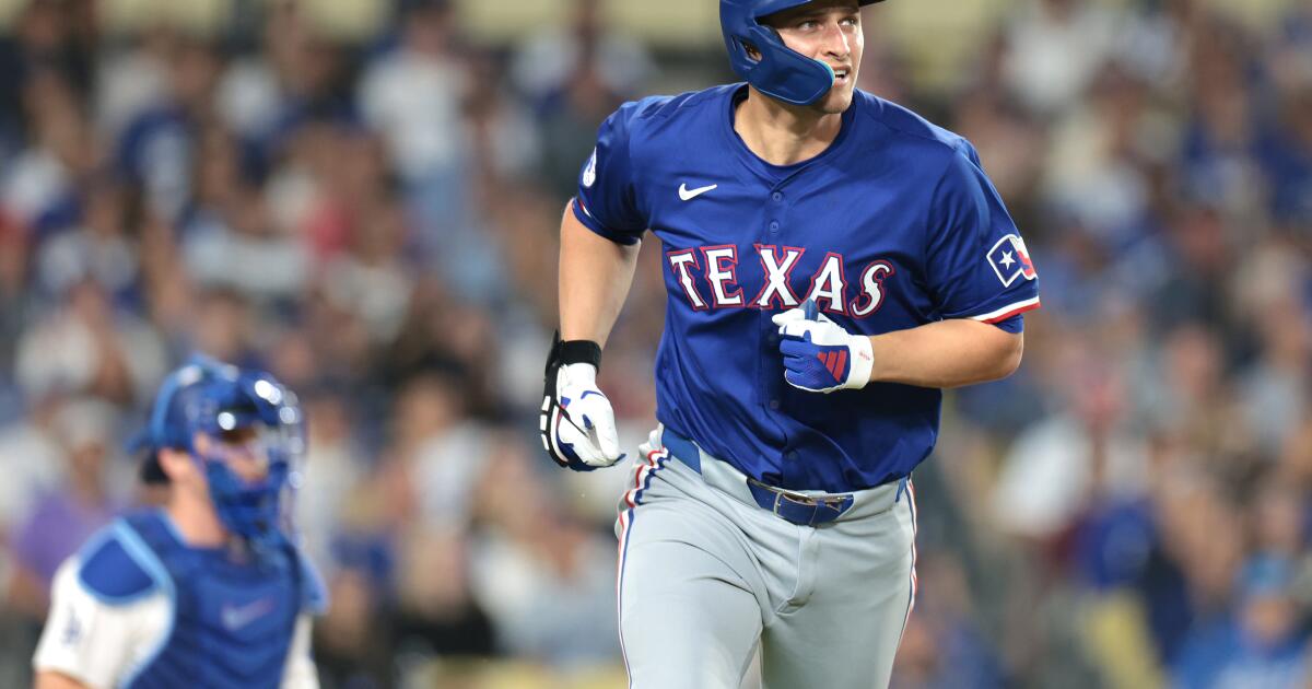 Corey Seager provides the offense as Rangers defeat the Dodgers