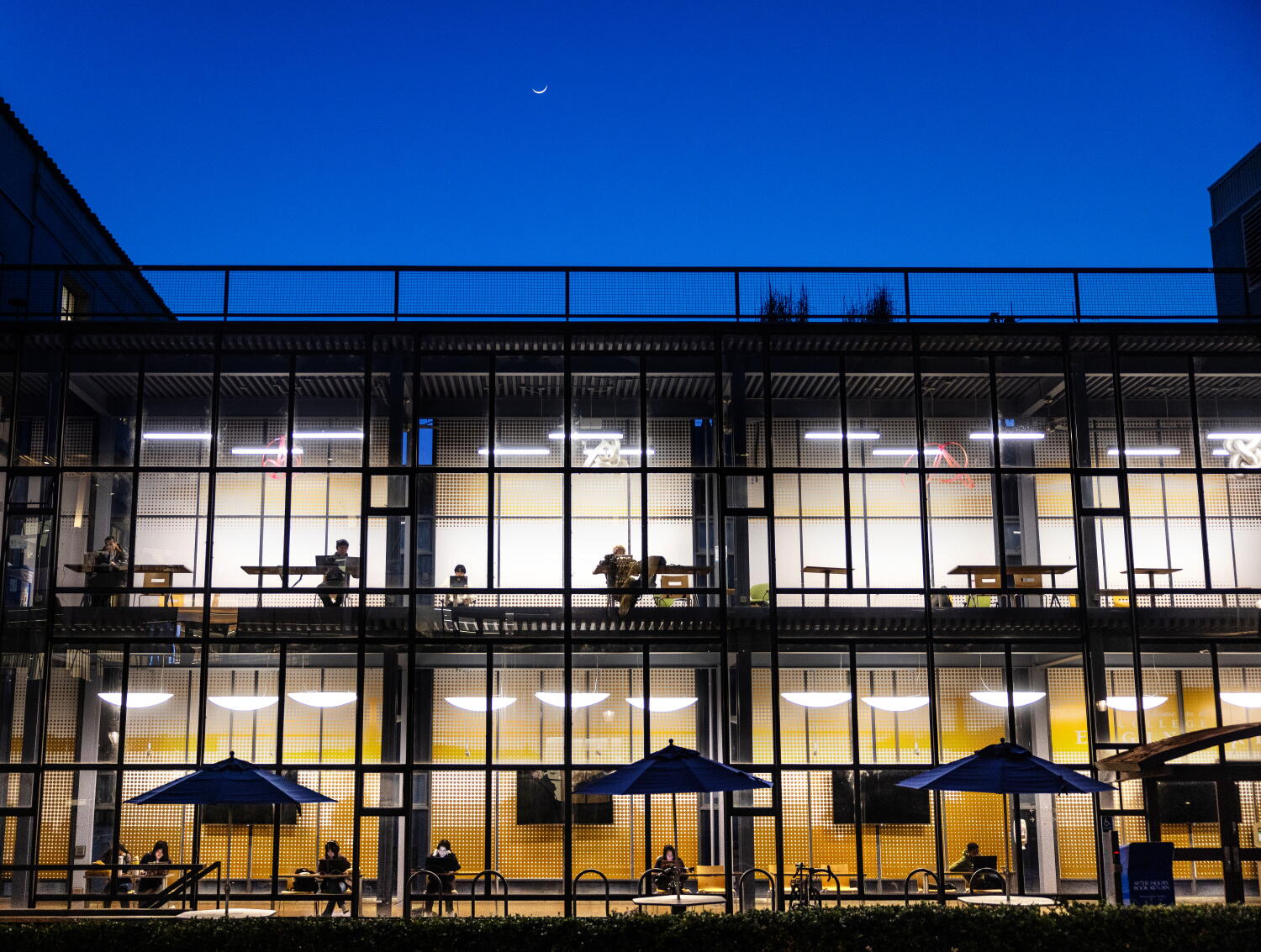 Here are the highest- and lowest-earning college degrees in California, according to new data