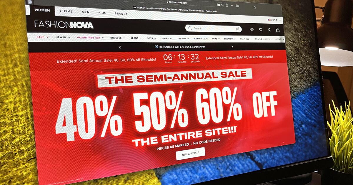 Le californien Fashion Nova insiste sur les premiers articles promotionnels