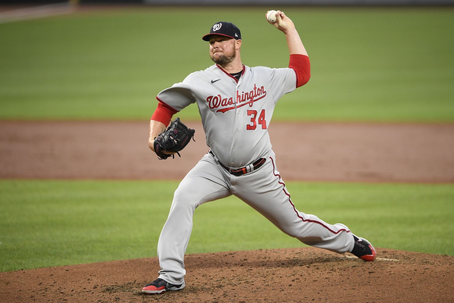 Cardinals get veteran lefty Jon Lester from rebuilding Nats