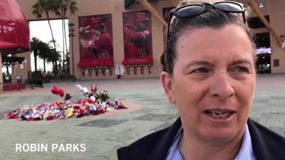 Tyler Skaggs' widow leads mourners at memorial service