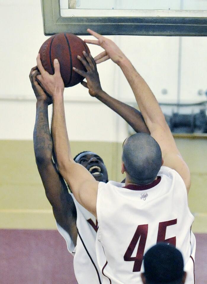 Photo Gallery: GCC men's basketball v. Compton