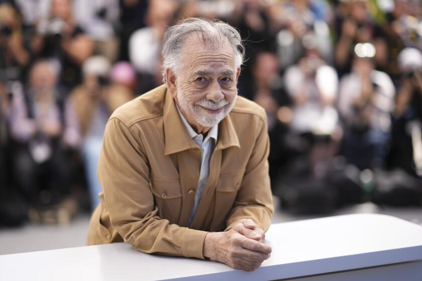 El director Francis Ford Coppola posa en la sesión de la película "Megalopolis" en la 77a edición del Festival de Cine de Cannes en Francia el viernes 17 de mayo de 2024. (Foto Scott A Garfitt/Invision/AP)