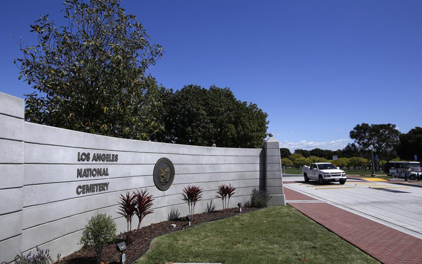 L.A. Walks: Los Angeles National Cemetery