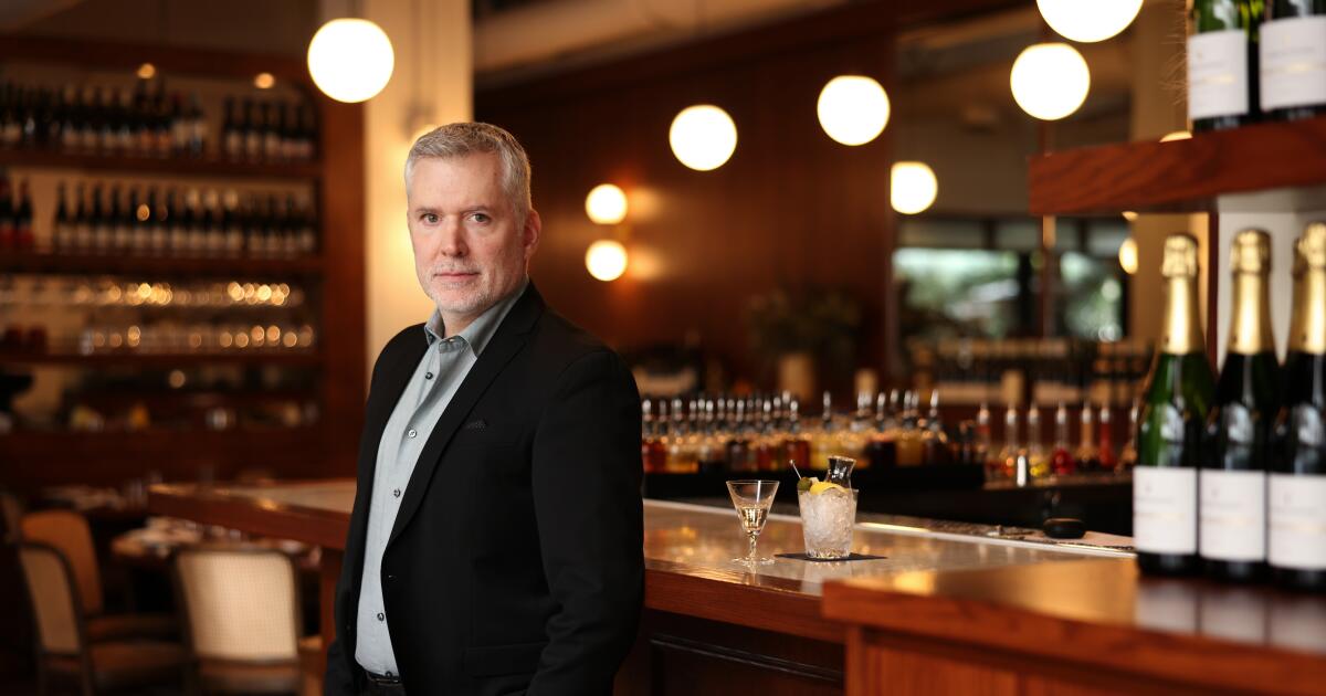 Letters to the Editor: Why ditching anonymity is a clever transfer for restaurant critics Letters to the Editor: Why ditching anonymity is a clever transfer for restaurant critics