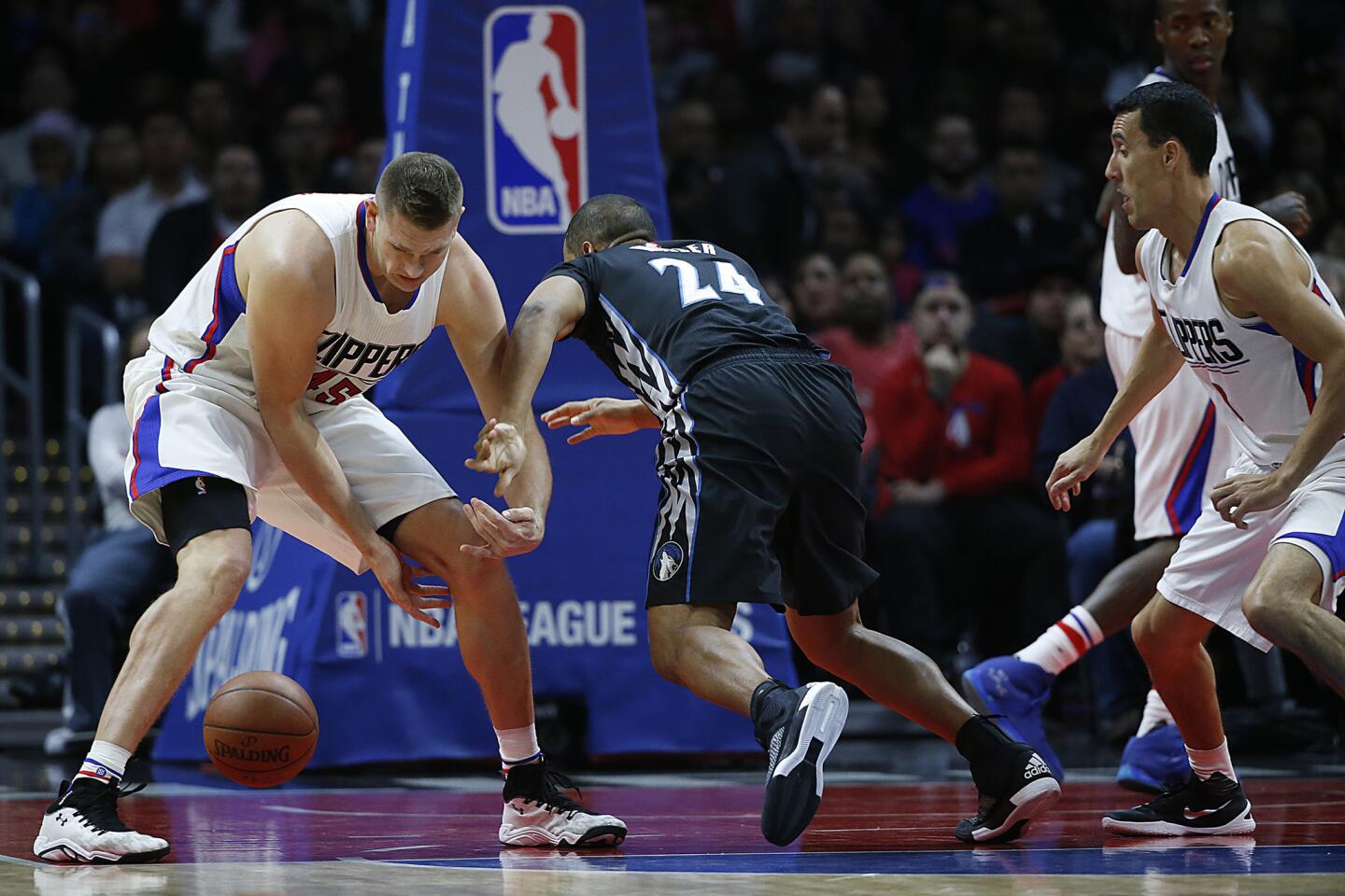 Cole Aldrich, Andre Miller