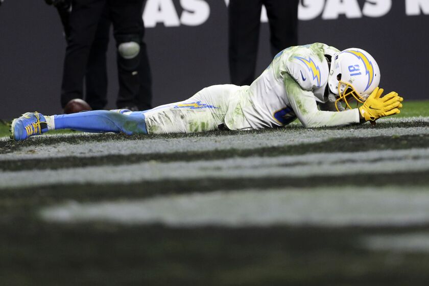 Los Angeles Chargers wide receiver Mike Williams (81) reacts after missing an attempted touchdown catch.