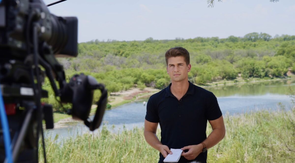Bill Melugin reporting for Fox News on the Rio Grande.