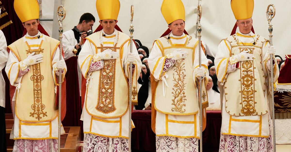 Le Vatican excommunie les évêques et les prêtres et met en garde leurs fidèles