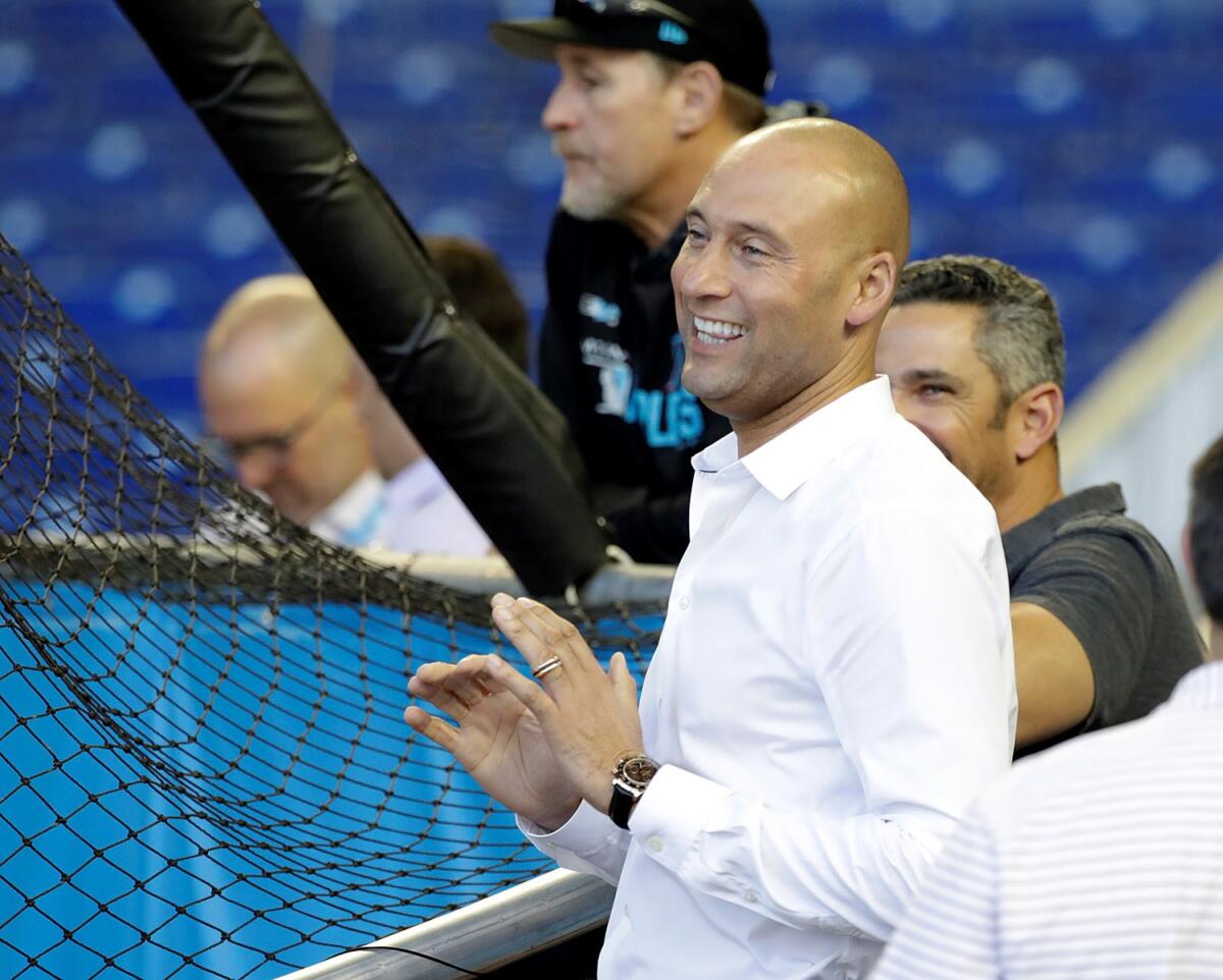 Derek Jeter anuncia su salida de los Miami Marlins