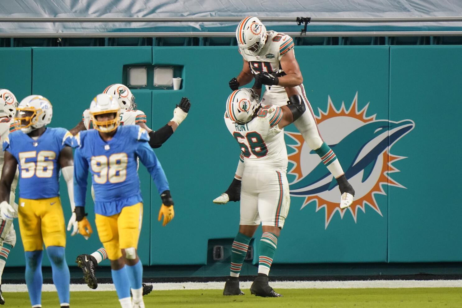 Nick Canepa's report card: Chargers' O-line, coaches fail season-opening  test against Dolphins - The San Diego Union-Tribune