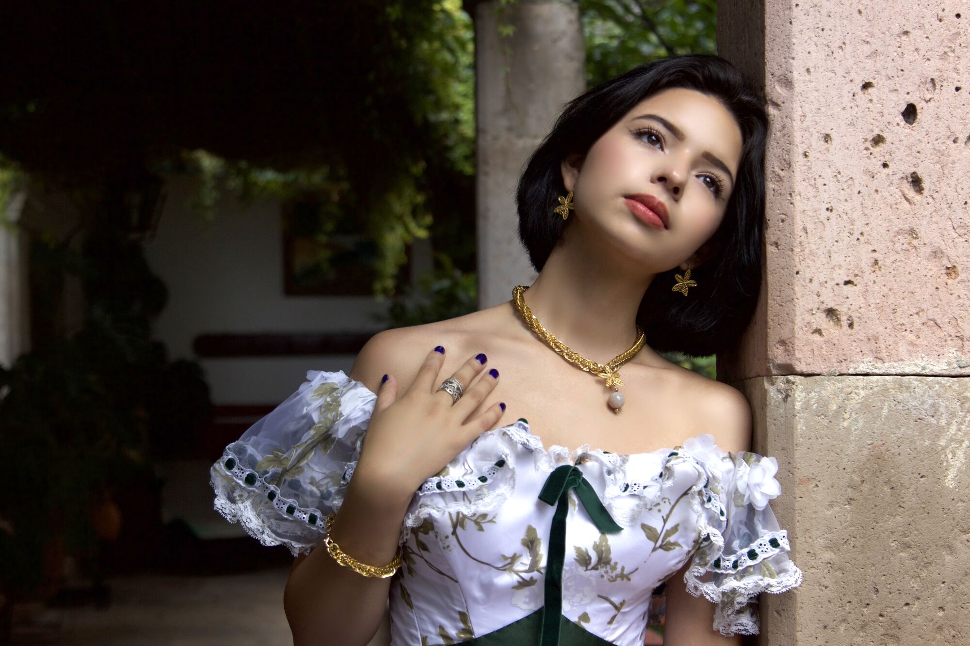 Ángela Aguilar lanza "Mexicana enamorada", su nueva propuesta de 10 temas que muestran lo que es su verdadera personalidad.