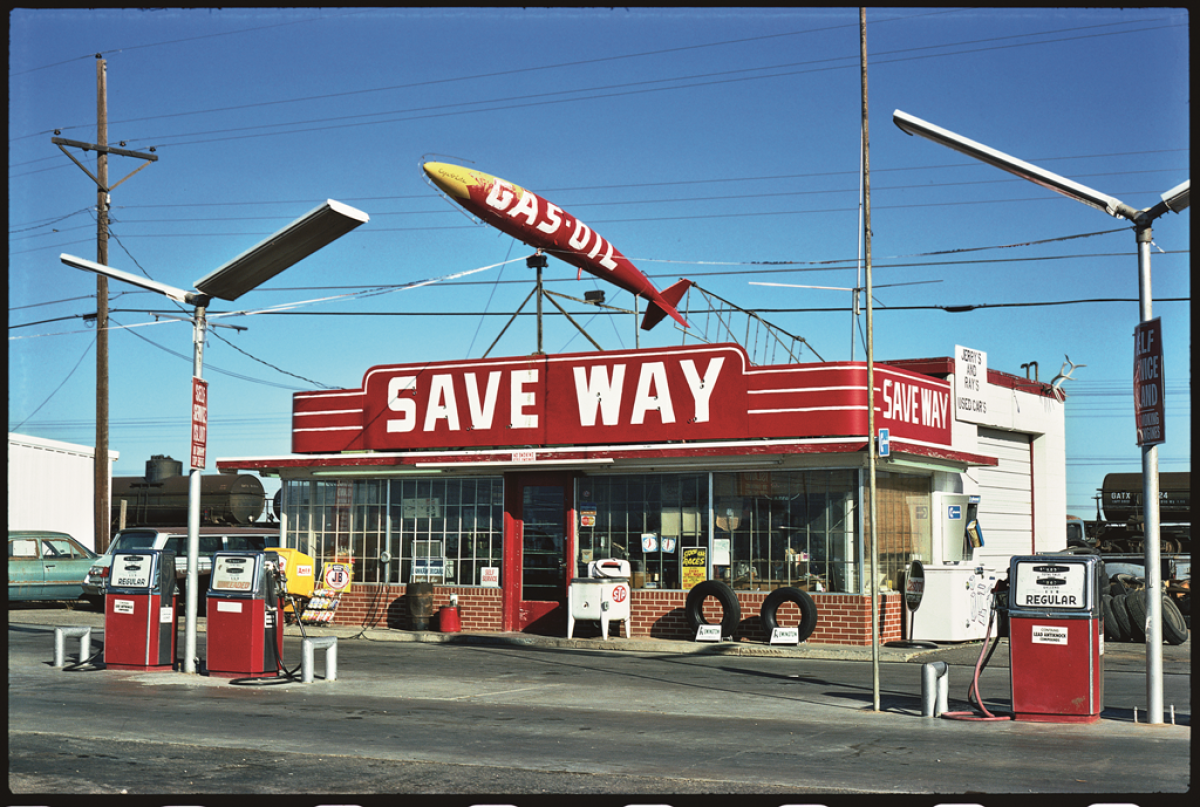 Save Way Gas, Amarillo, Texas, 1976. (John Margolies/courtesy Taschen Books)