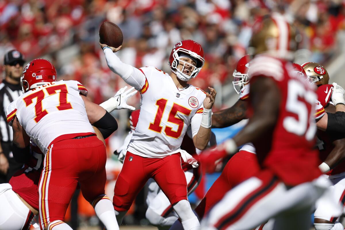 Mahomes lanza 3 touchdowns por Chiefs para vencer a 49ers - San Diego  Union-Tribune en Español