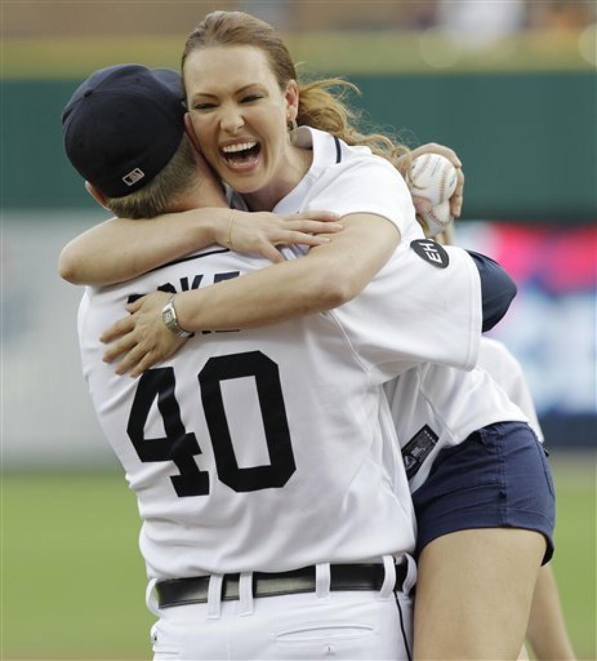 Texas Rangers 5, Detroit Tigers 0