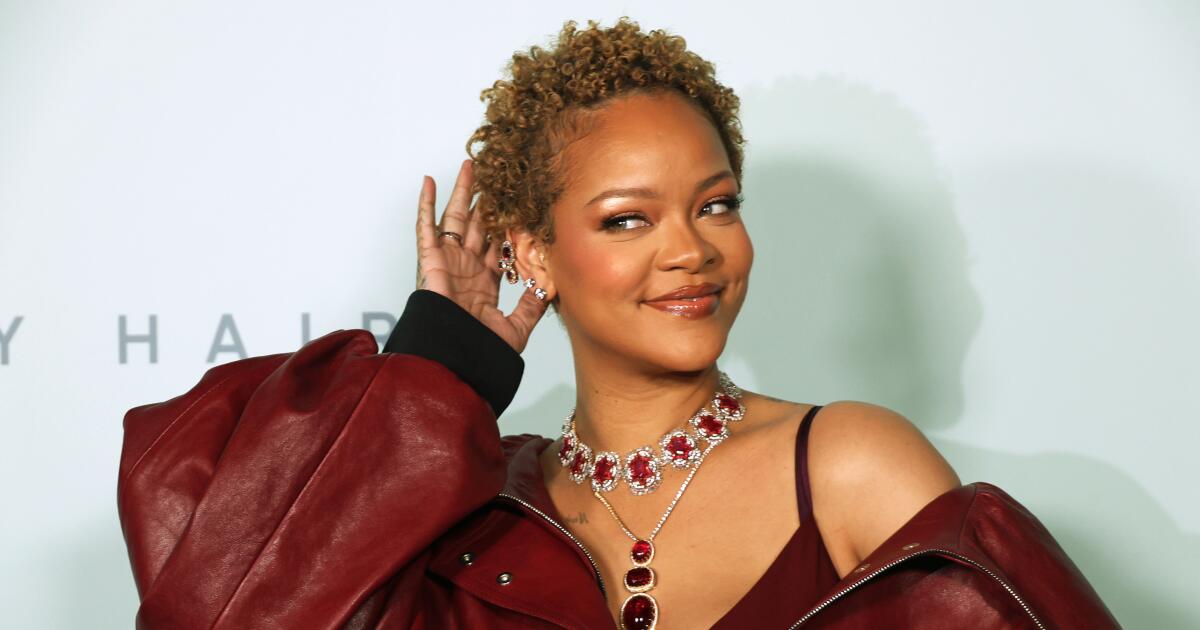 Rihanna is not ‘retired,’ despite what that outfit said: ‘Wait for the I Quit T-shirt’
