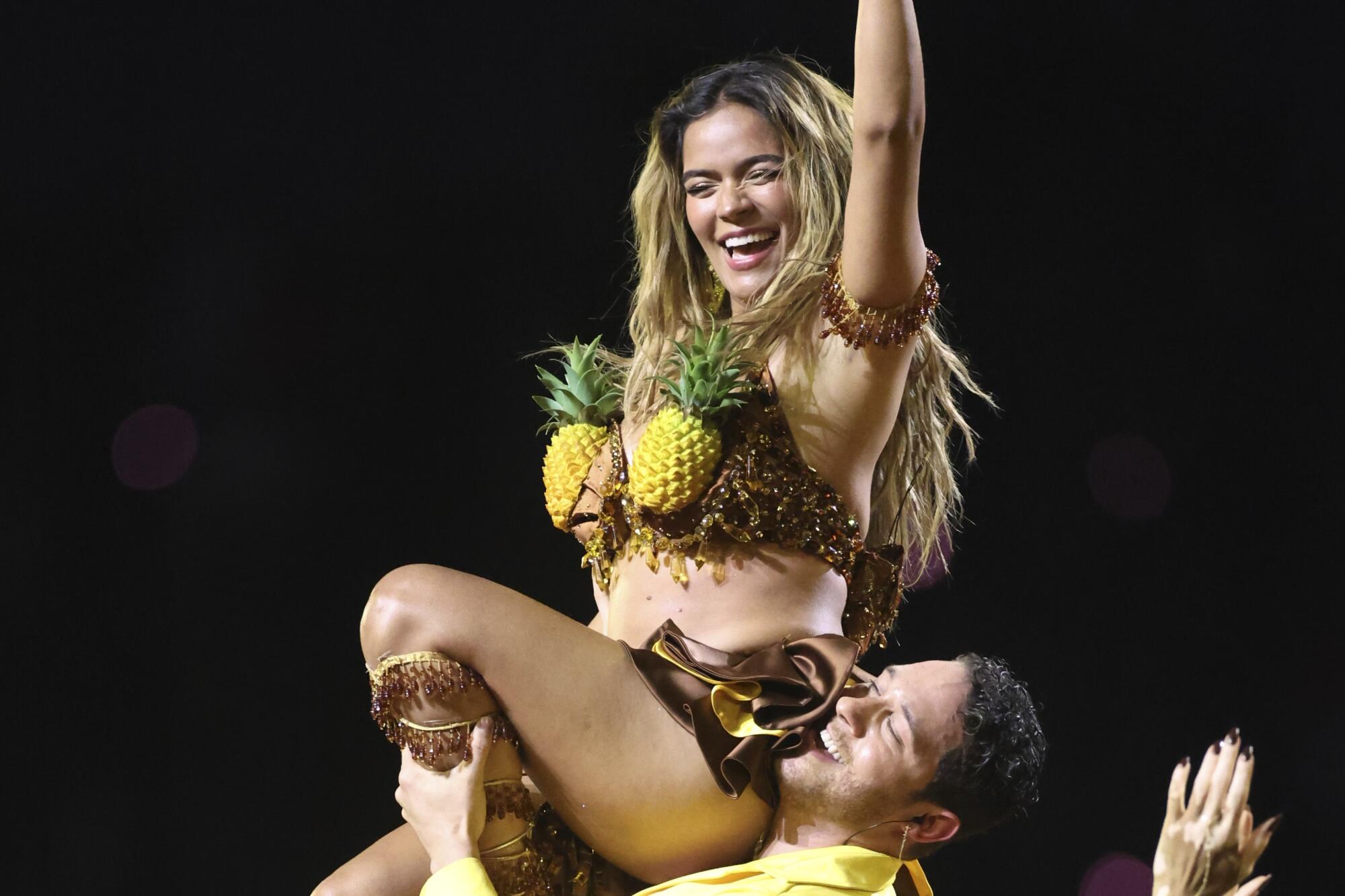 Una imagen de la cantante colombiana Karol G en concierto.