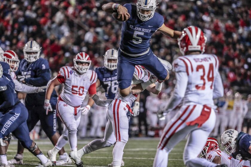 LOS ANGELES, CA, SATURDAY, NOVEMBER 30, 2019 -Mater Dei-St. John Bosco football in Southern Section Division 1 championship game at Cerritos College. (Robert Gauthier/Los Angeles Times)