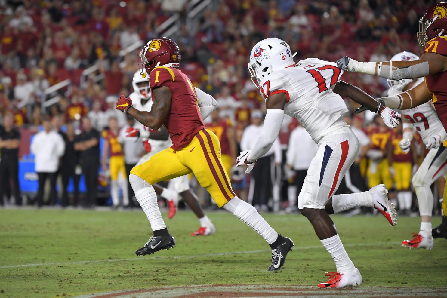 Many happy returns: KR Velus Jones Jr. shines back at USC - The San Diego  Union-Tribune