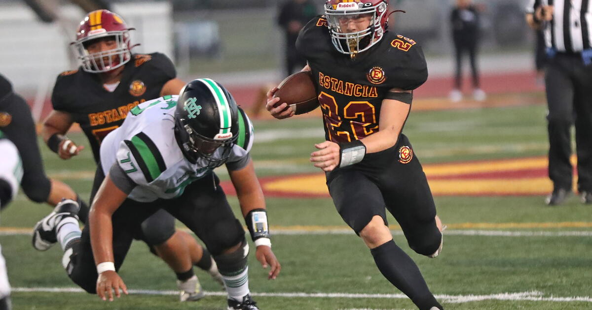 Estancia football blanks rival Costa Mesa, earns third straight Battle