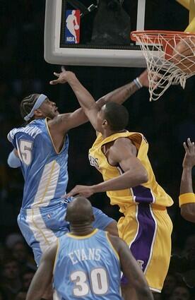 Lakers Carmelo Anthony dunks