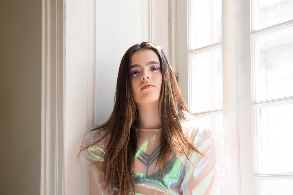 Fotografía cedida pro Universal Music que muestra a la cantante mexicana Camila Fernández, hija del también intérprete Alejandro Fernández y nieta del reconocido Vicente Fernández. EFE/ UNIVERSAL MUSIC