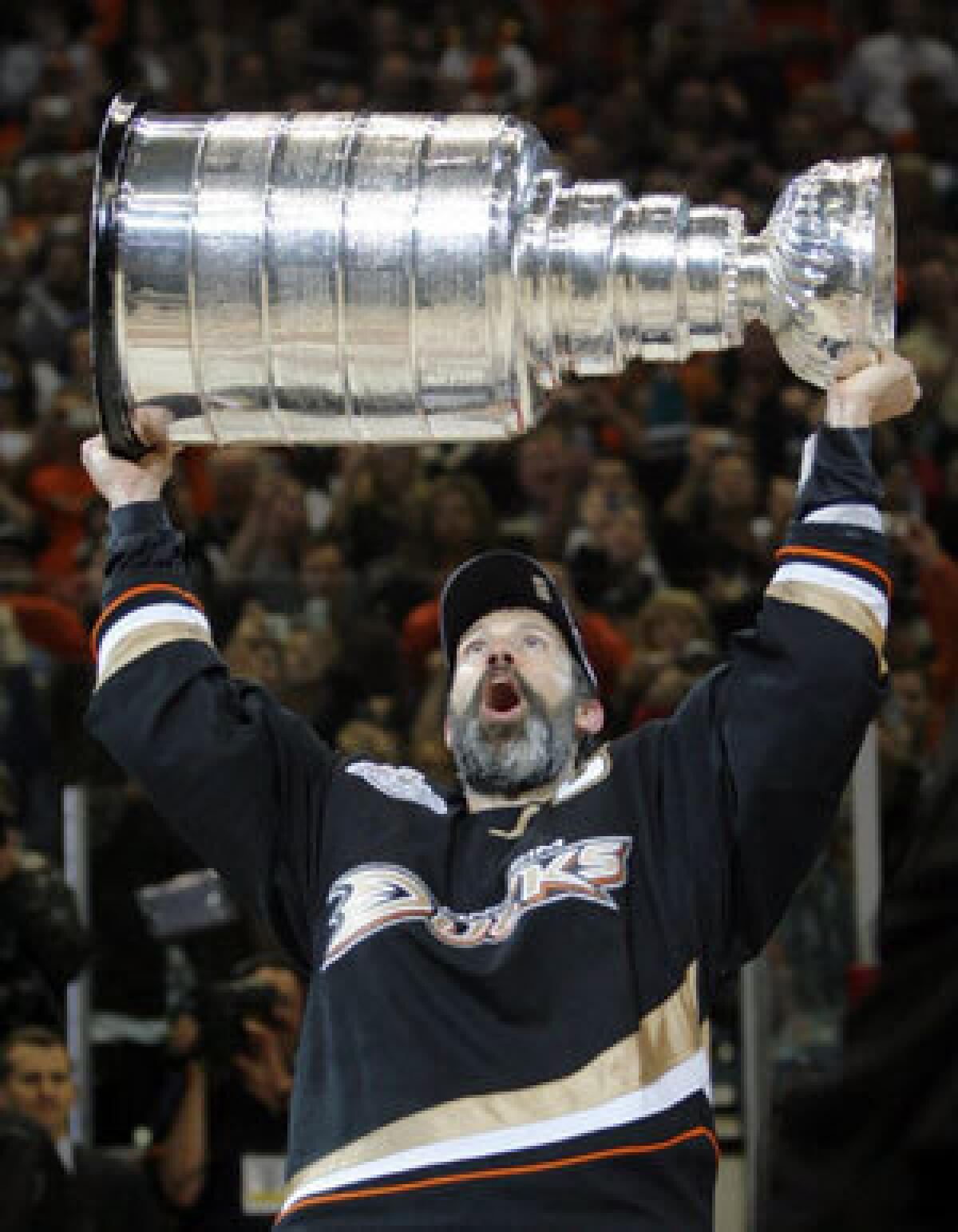 Scott Niedermayer won a Stanley Cup with the Ducks in 2007.