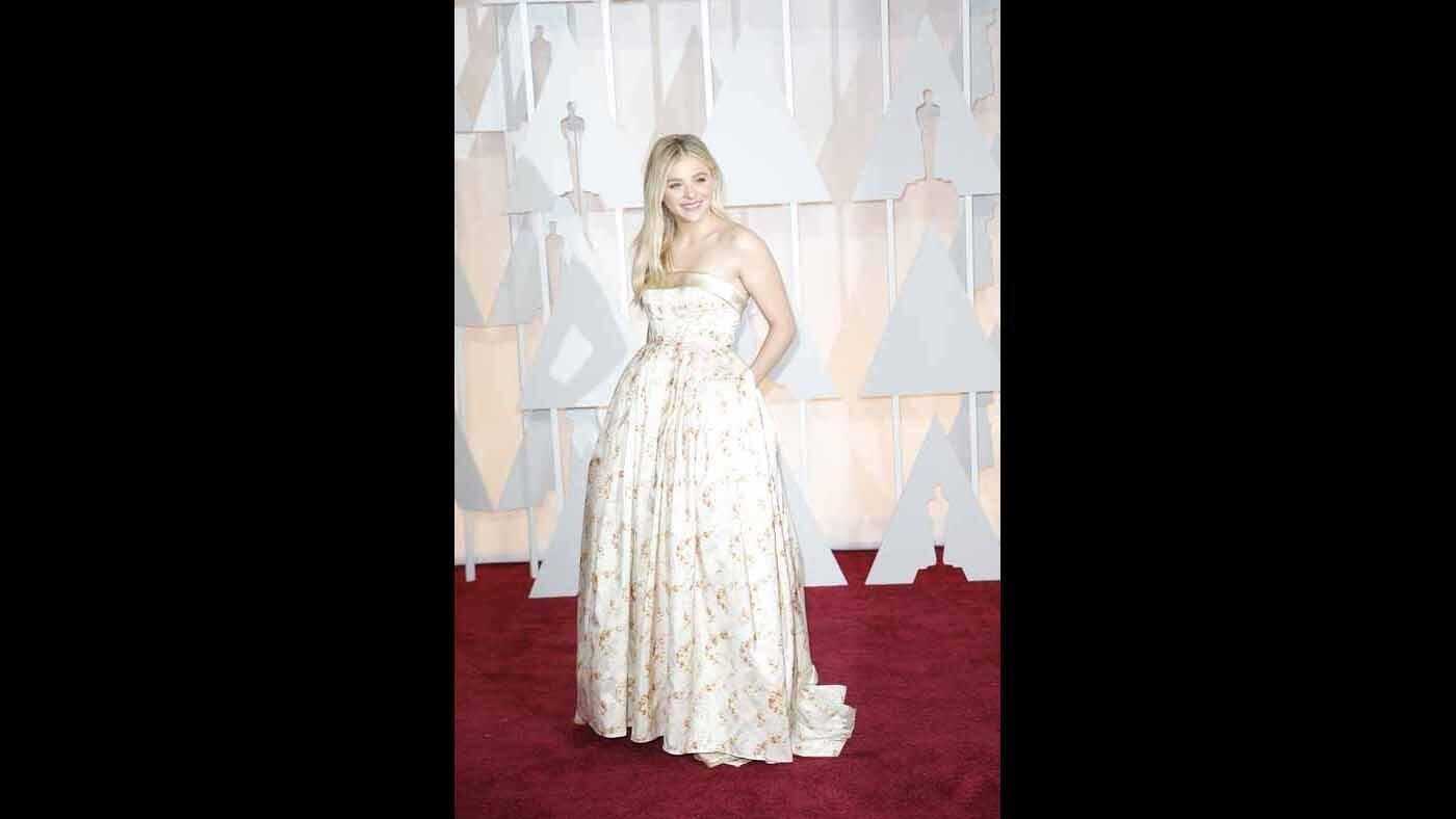 Oscars 2015: White dress on the red carpet
