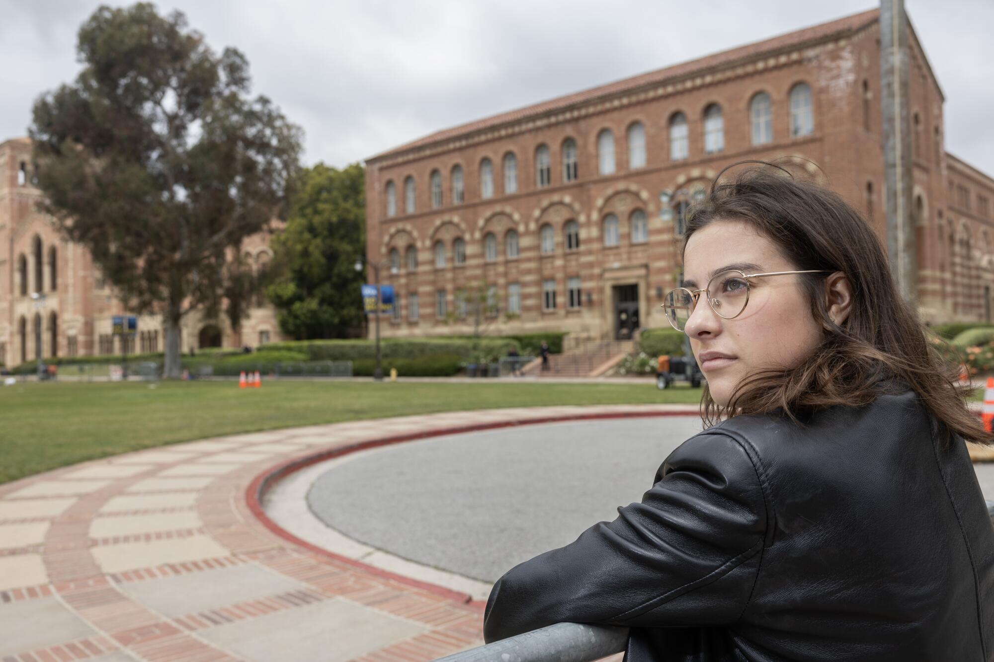 Retrato ambiental da estudante da UCLA Rachel Burnett