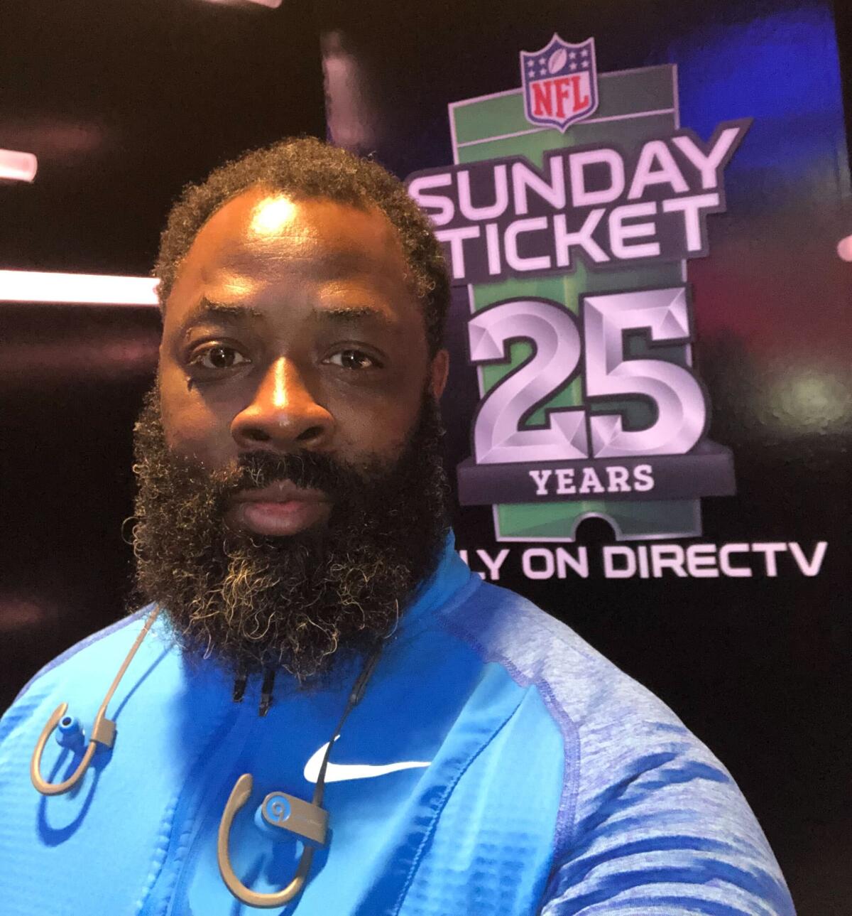 সিডিউর স্যান্ডার্স ড্রপ খসড়ার জন্য একজন ব্যক্তি আমেরিকান ফুটবল অ্যাসোসিয়েশনের স্যুট করে বলে একটি $ 100 মিলিয়ন মামলা মোকদ্দমা কোনও রসিকতা নয় সিডিউর স্যান্ডার্স ড্রপ খসড়ার জন্য একজন ব্যক্তি আমেরিকান ফুটবল অ্যাসোসিয়েশনের স্যুট করে বলে একটি $ 100 মিলিয়ন মামলা মোকদ্দমা কোনও রসিকতা নয়