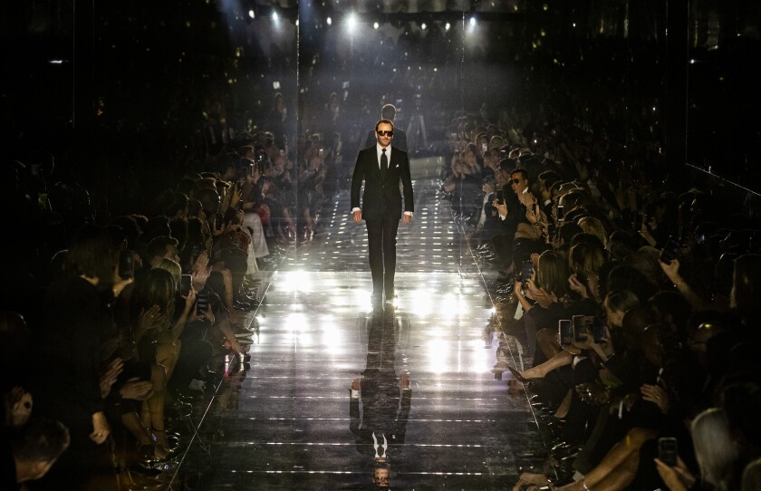 ผลการค้นหารูปภาพสำหรับ Tom Ford runway 2020