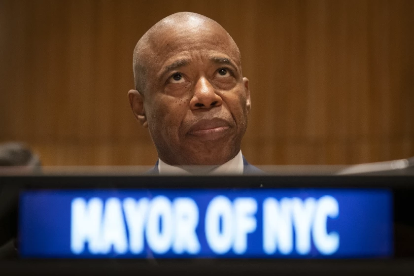 Mayor of New York tests positive for COVID