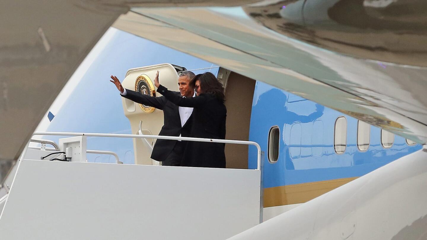 Obama leaves for Cuba