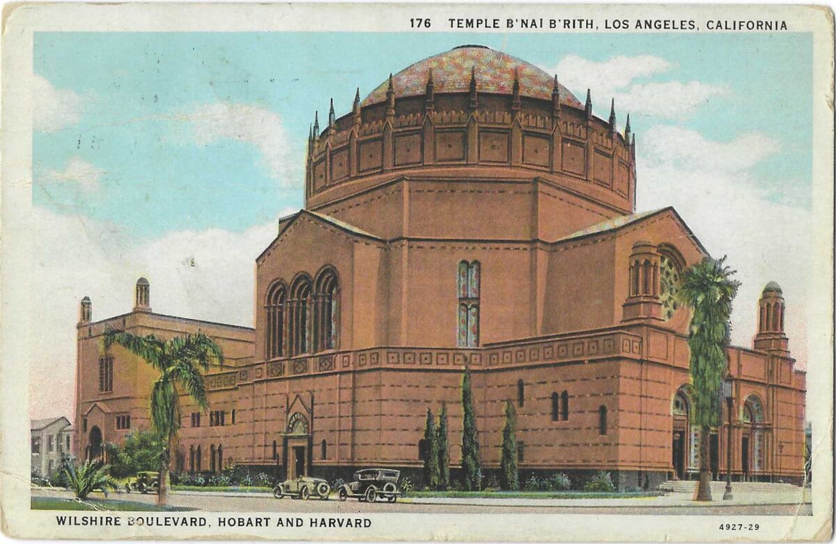 Exterior view of the Wilshire Boulevard Temple in Los Angeles