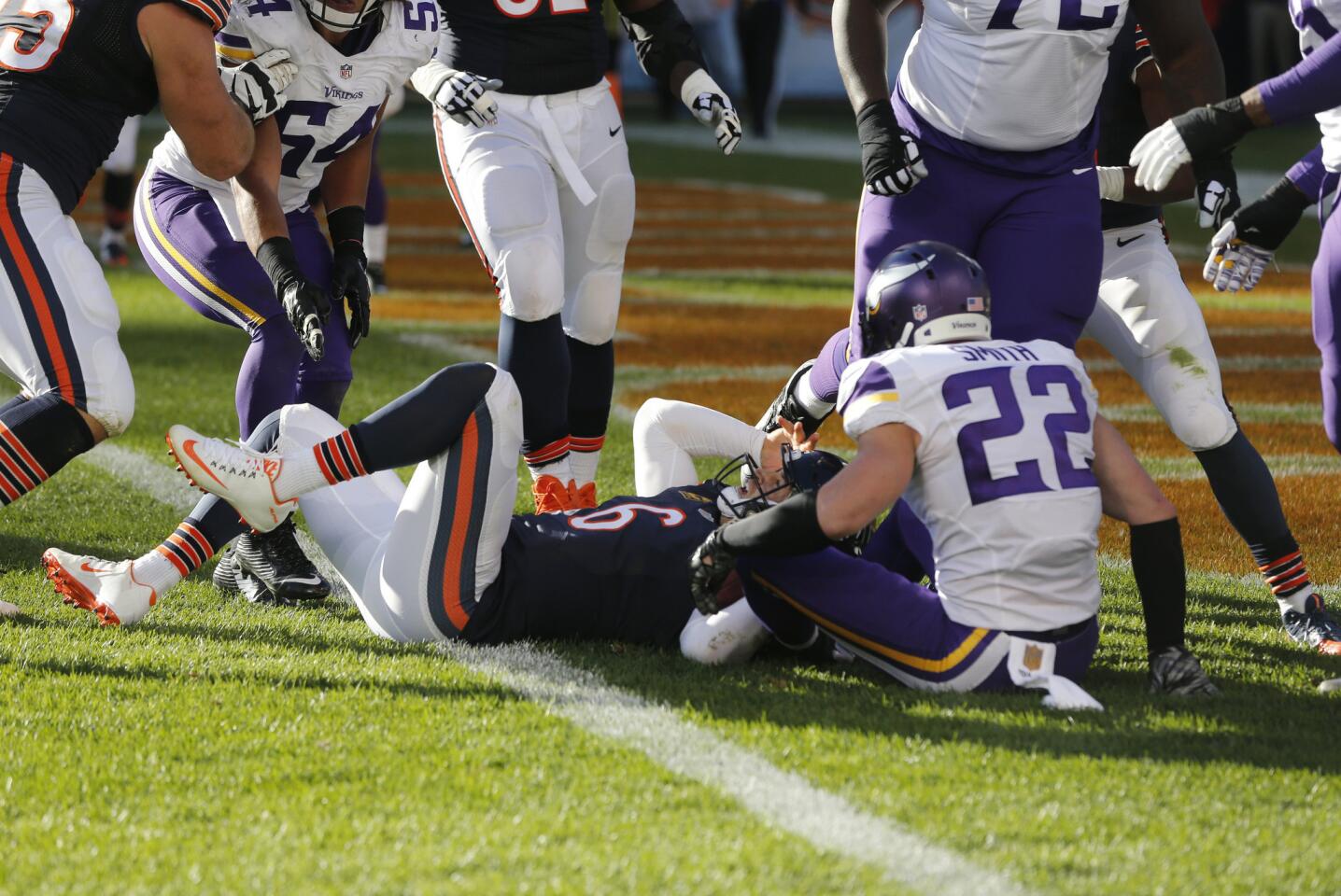 Jay Cutler reacts after diving into the end zone for a touchdown against the Vikings in the second half.