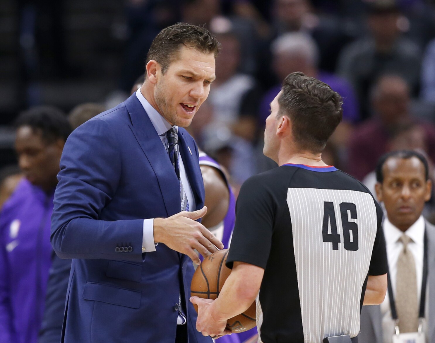 Column New Doubts Cast On Coach Luke Walton After Kings Slow