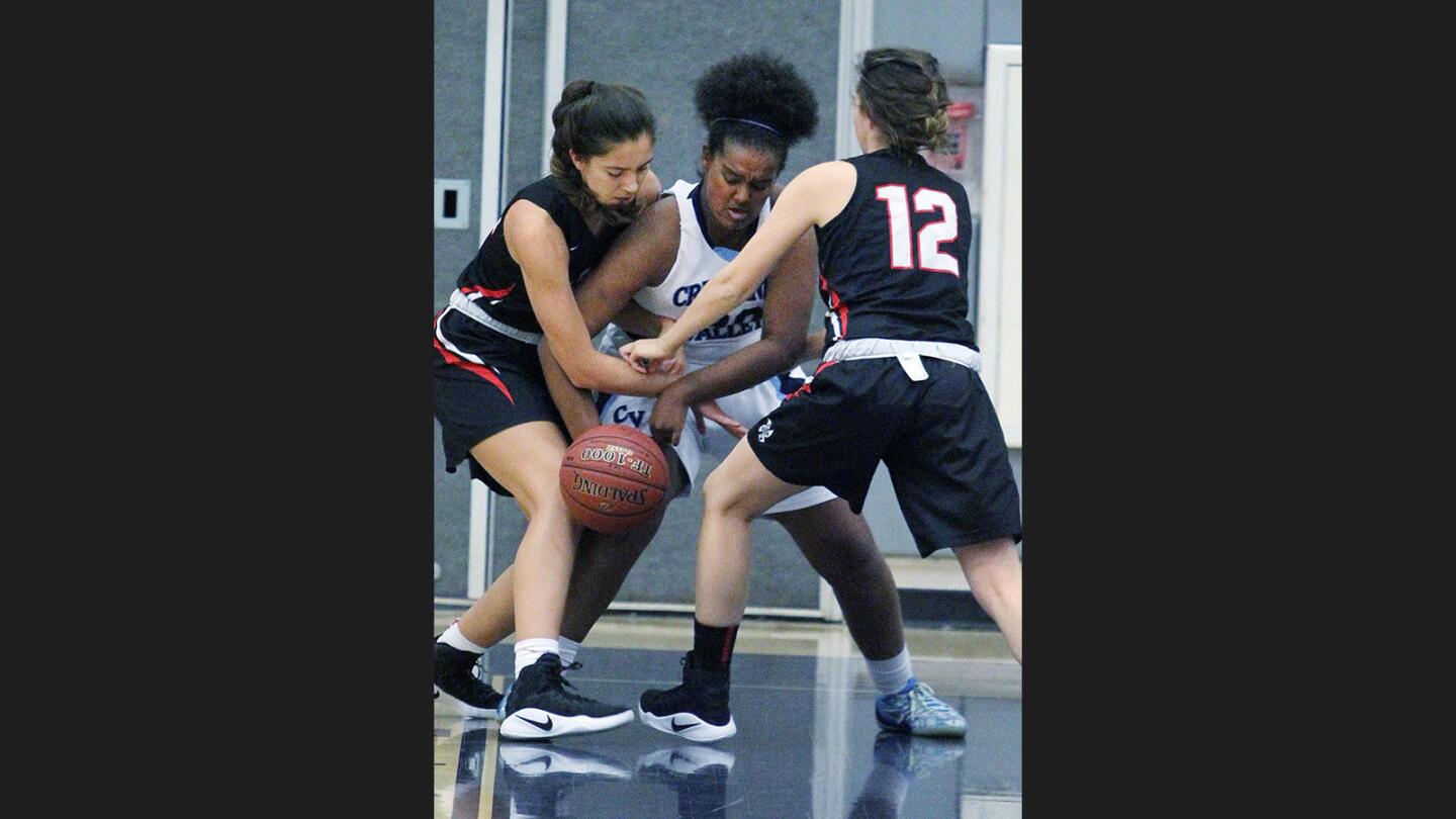 Photo Gallery: Crescenta Valley vs. Flintridge Sacred Heart in tournament girls' basketball