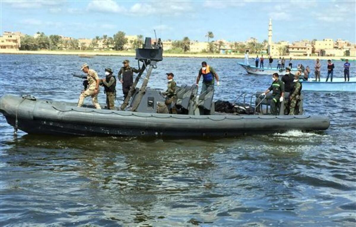 Las autoridades egipcias lograron hoy reflotar el barco que naufragó el miércoles pasado frente a la costa mediterránea deEgipto con cientos de emigrantes a bordo, informó la agencia de noticias oficial, MENA.