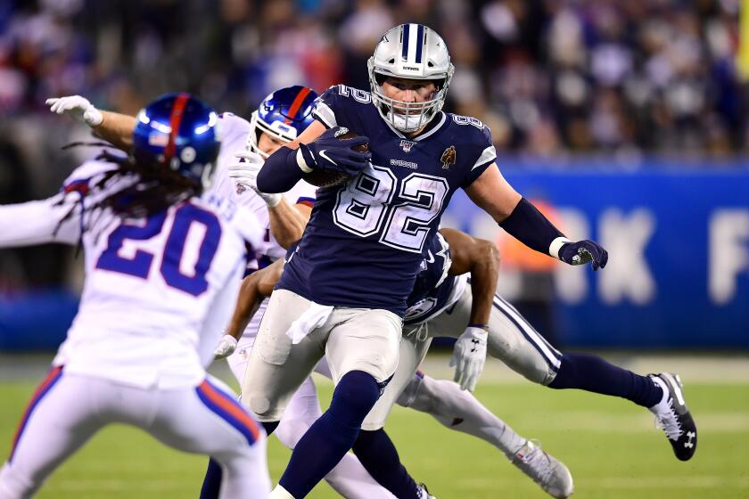 EAST RUTHERFORD, NEW JERSEY - NOVEMBER 04: Jason Witten #82 of the Dallas Cowboys runs the ball in the second half of their game against the New York Giants at MetLife Stadium on November 04, 2019 in East Rutherford, New Jersey. (Photo by Emilee Chinn/Getty Images)