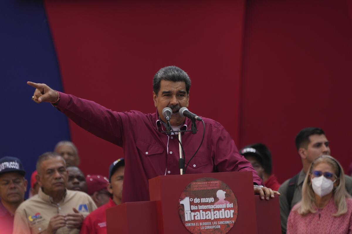 El presidente de Venezuela, Nicolás Maduro, habla durante el Primero de Mayo en Caracas, 