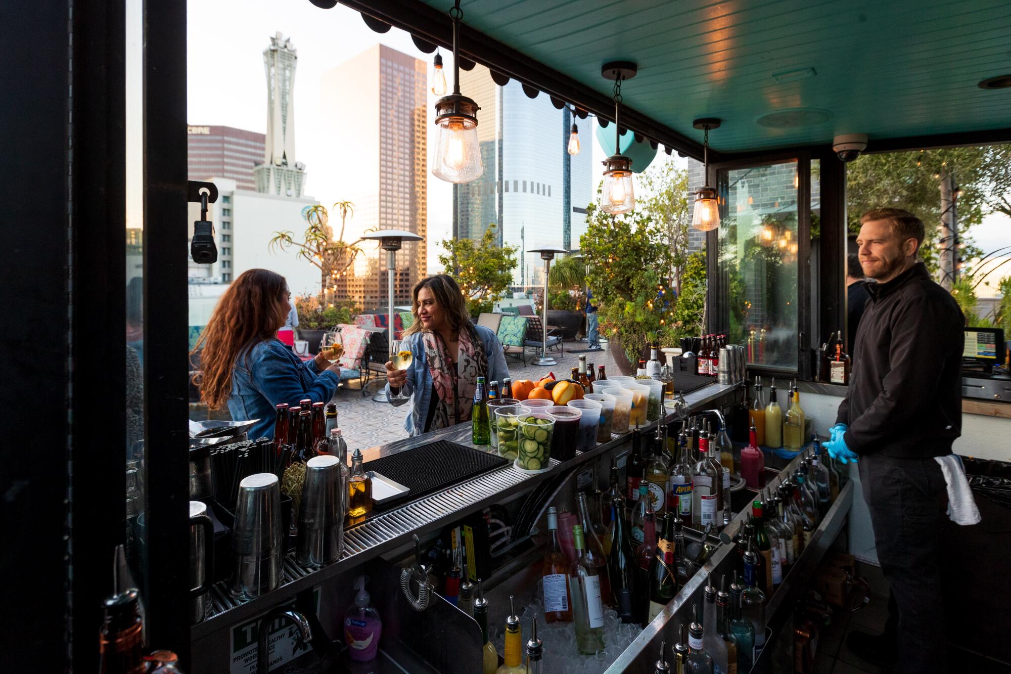 Los Angeles' restaurant industry is in crisis - Los Angeles Times
