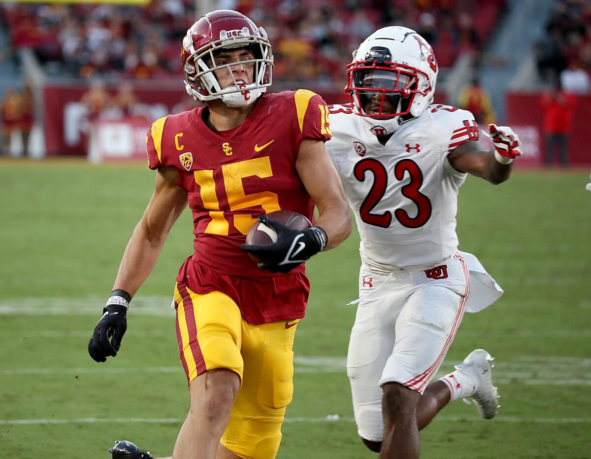 USC's Drake London runs into the end zone.