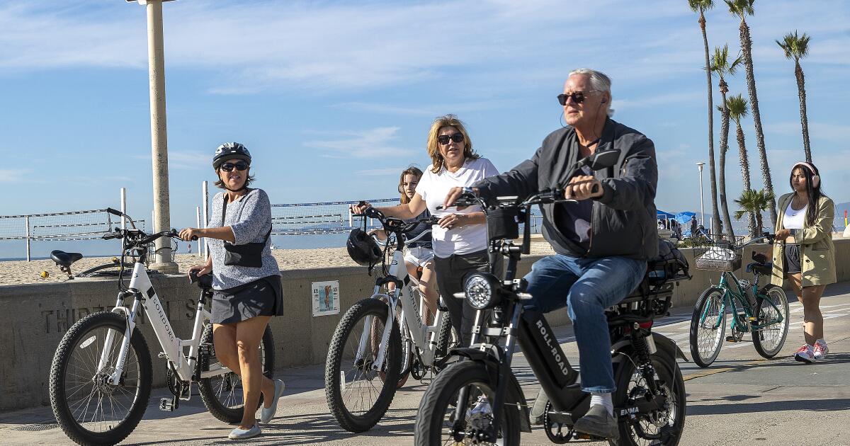 electric bicycle beach X-Treme Catalina 48V Cruiser Pink Our womens step Electric Bike Beach Adventure (with