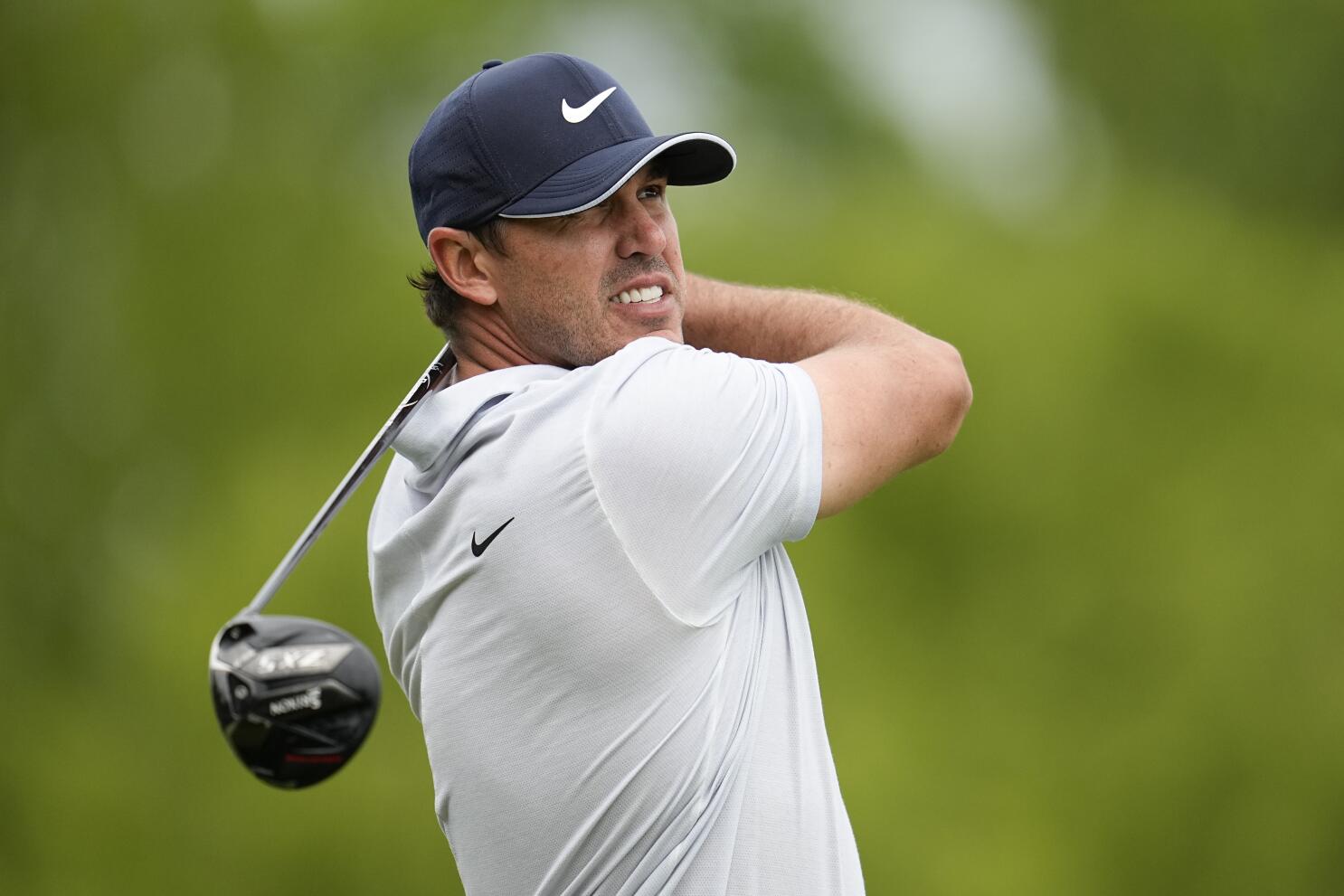 Brooks Koepka takes one-stroke lead into final round of PGA