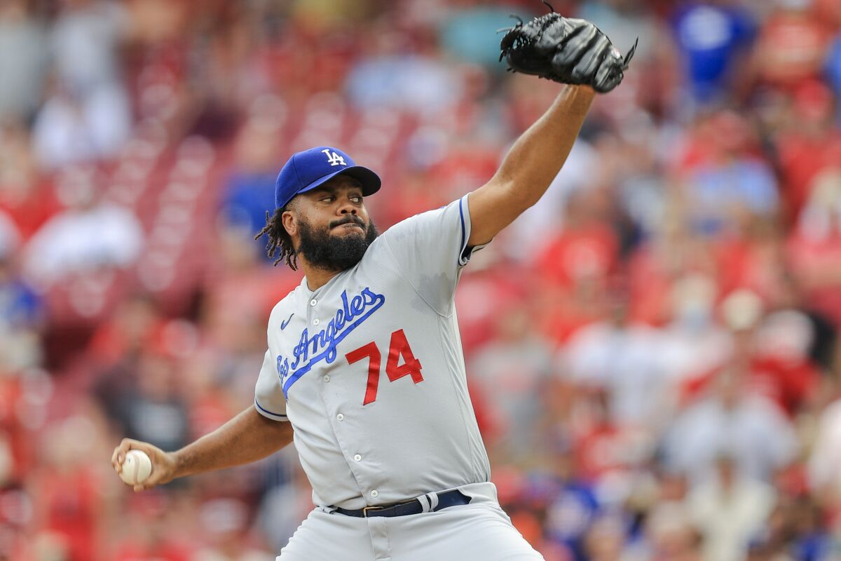 Former Dodgers closer Kenley Jansen signed a one-year, $16-million deal with the Atlanta Braves on Friday.