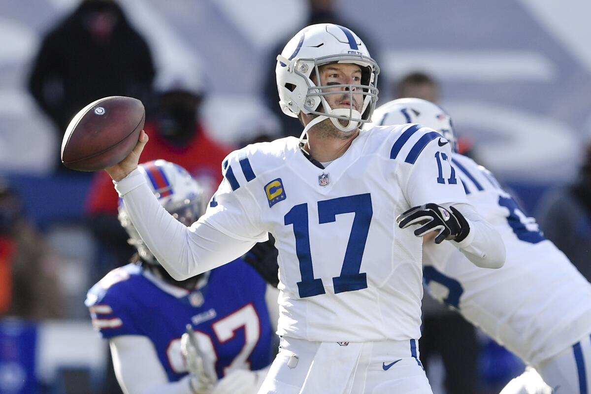 El quarterback Philip Rivers (17) de los Colts de Indianápolis 