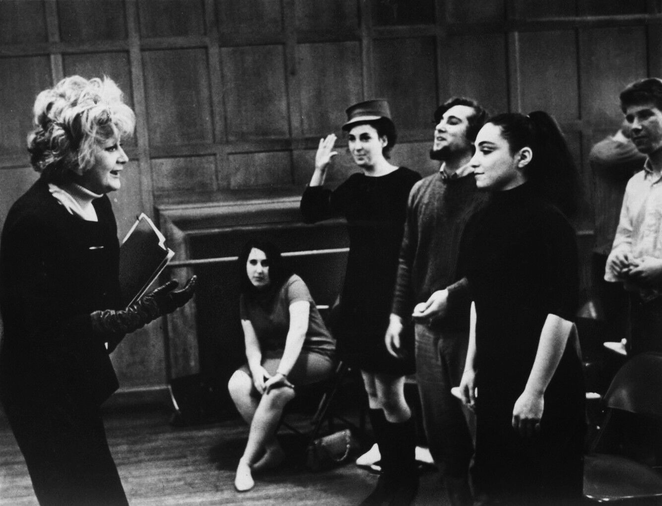 Review: 'Stella!' is a backstage portrait of acting guru Stella Adler - Los  Angeles Times